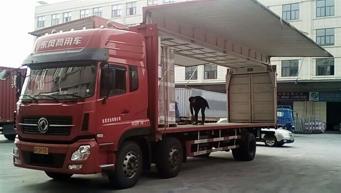 飞翼箱车